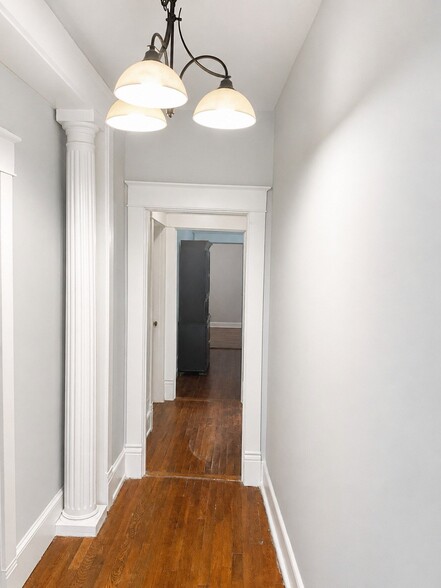 Building Photo - 2914 Hanes Ave
