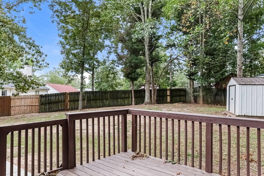 Building Photo - 3007 Brittany Dr
