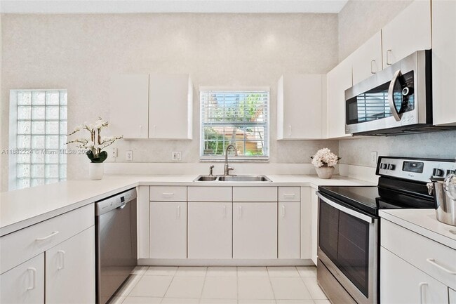 Building Photo - 16011 Emerald Cove Rd