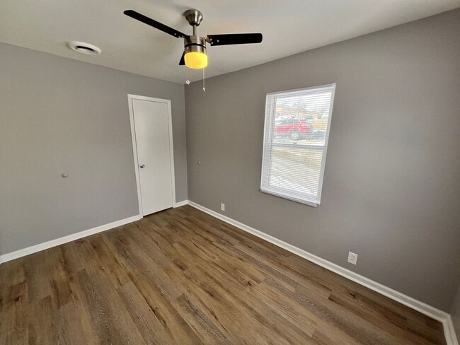 Building Photo - Cozy 2-Bedroom Apartment in Riverside!