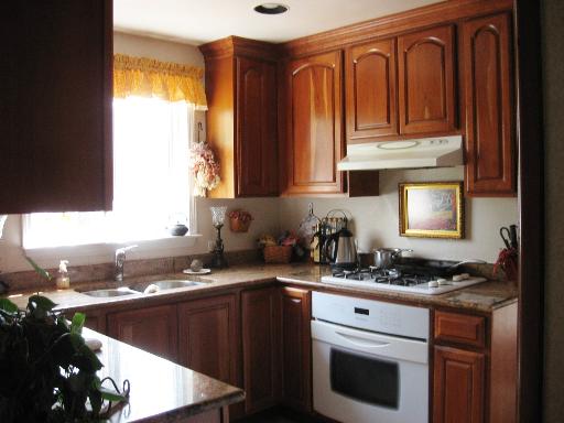 Kitchen - 2910 Harbor Ln