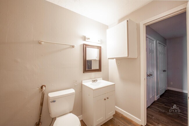 Building Photo - 69 Carolane Dr