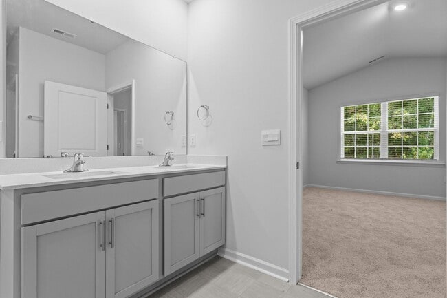 Building Photo - Beautifully designed 4-bedroom, 2-bath ranch