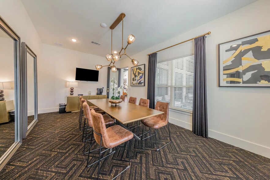 Building Photo - 4835 Usaa Blvd