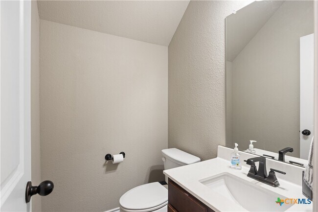 Building Photo - 1326 Carnaby Dr