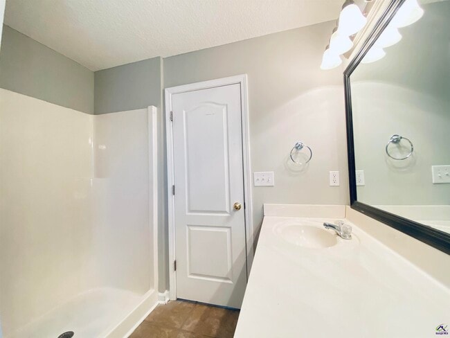 Building Photo - 202 Chimney Rock Rd