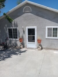 Building Photo - 821 Vics Rd