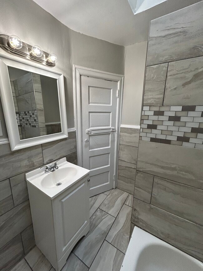 Building Photo - 1812 Fillmore st