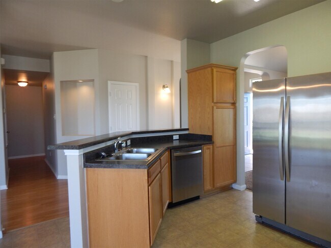 Building Photo - 601 Cattail Cir