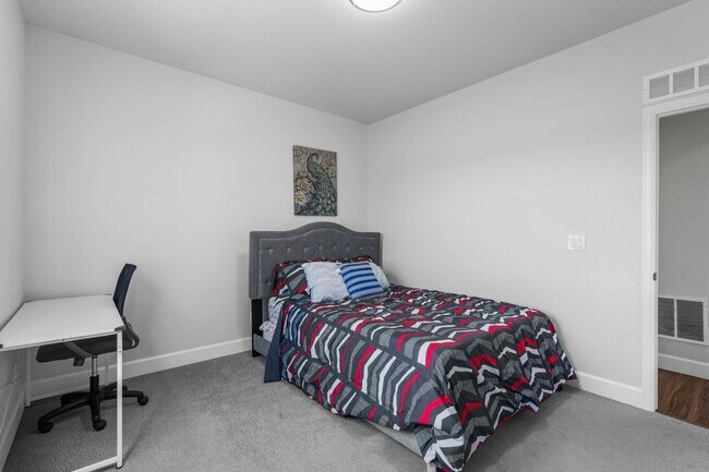 Building Photo - 13516 Waterthrush St