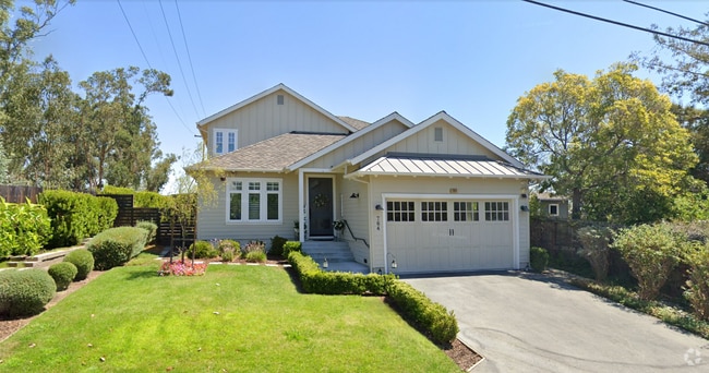 Building Photo - 764 Hillcrest Dr