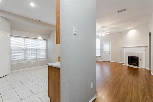 Building Photo - 2450 Streamside Ct