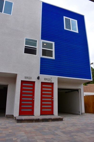 fresh and new - 10923 Hesby St