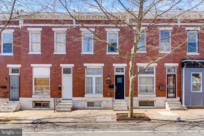 Building Photo - 442 N Linwood Ave