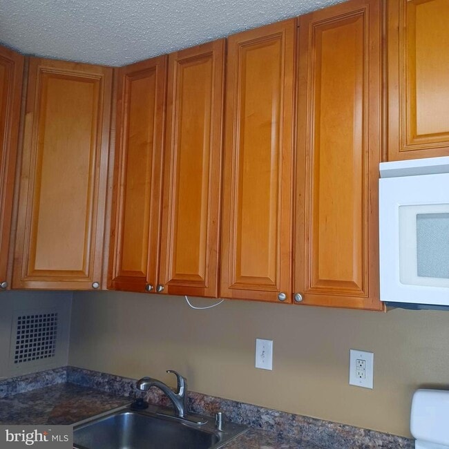 Building Photo - 3705 S George Mason Dr