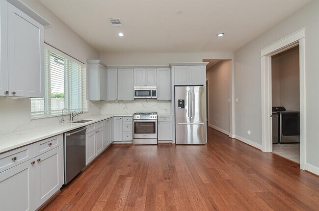 Building Photo - 18526 Bridgeway Ln