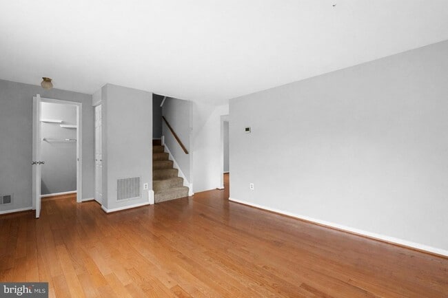 Building Photo - 9071 Loreleigh Way