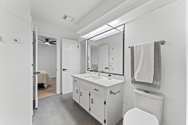 Building Photo - 15807 Crystal Brook Dr