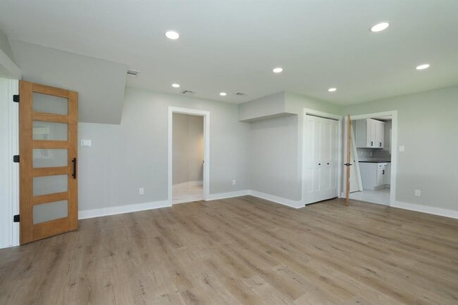 Building Photo - 16435 Telge Rd