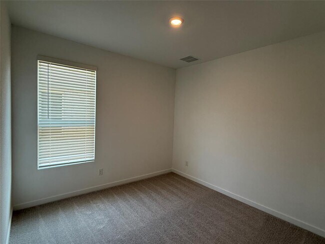 Building Photo - 241 Seabreeze St