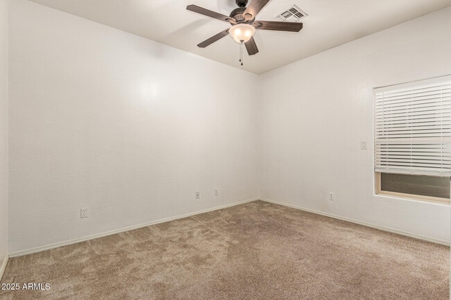 Building Photo - 9228 W Black Hill Rd