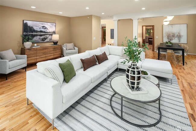 Building Photo - 5bd/4ba Mercer Island Home