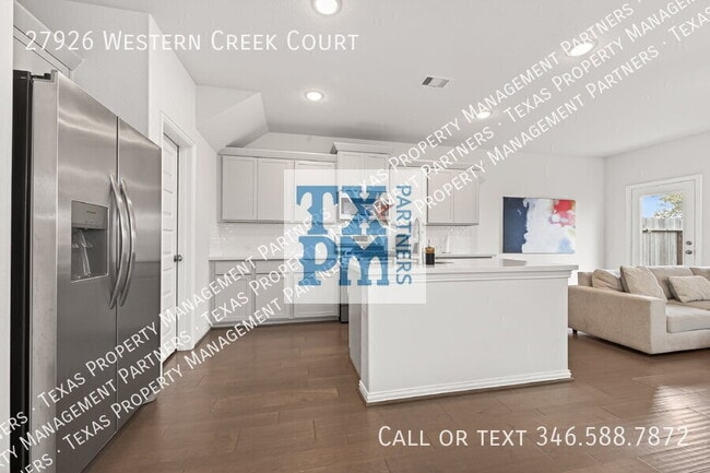 Building Photo - 27926 Western Crk Ct