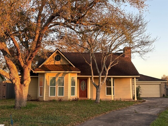 Primary Photo - 505 Huckleberry Dr