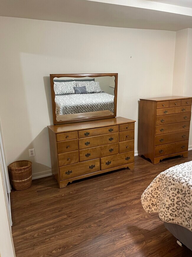 Bedroom - 1121 Arlington Blvd