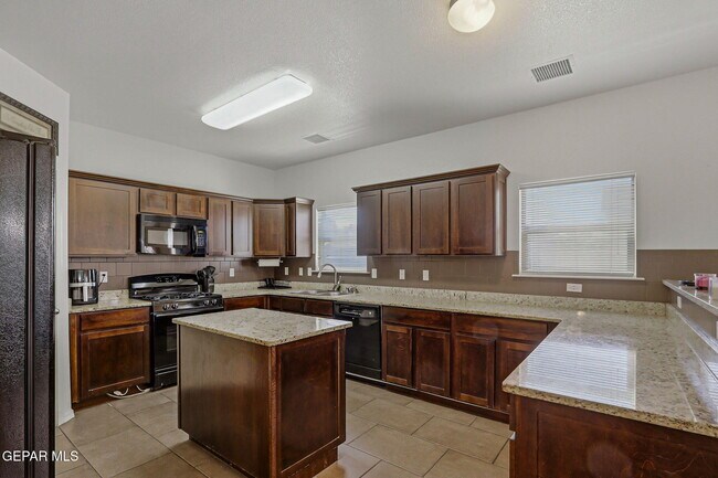 Building Photo - 14668 Oldenberg Ct