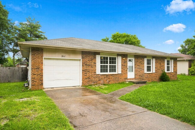 Building Photo - 511 E Dyann Dr