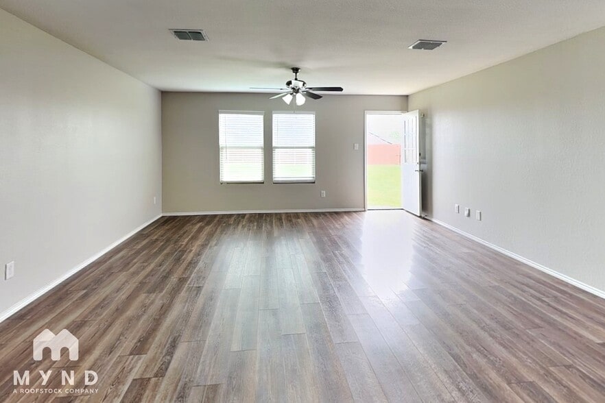 Building Photo - 14356 Cloudview Way