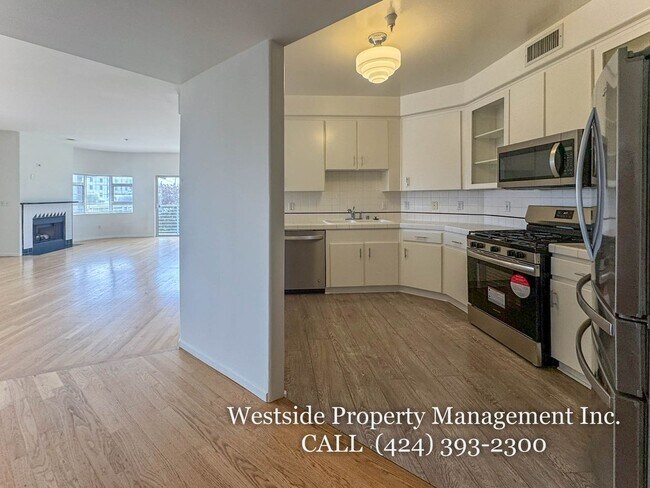 Building Photo - 127-133 S. Flores St.-2F