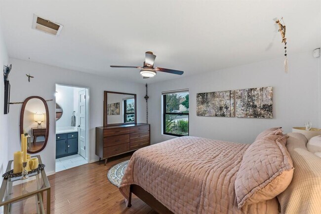 Building Photo - 6609 Lancret Hill Dr