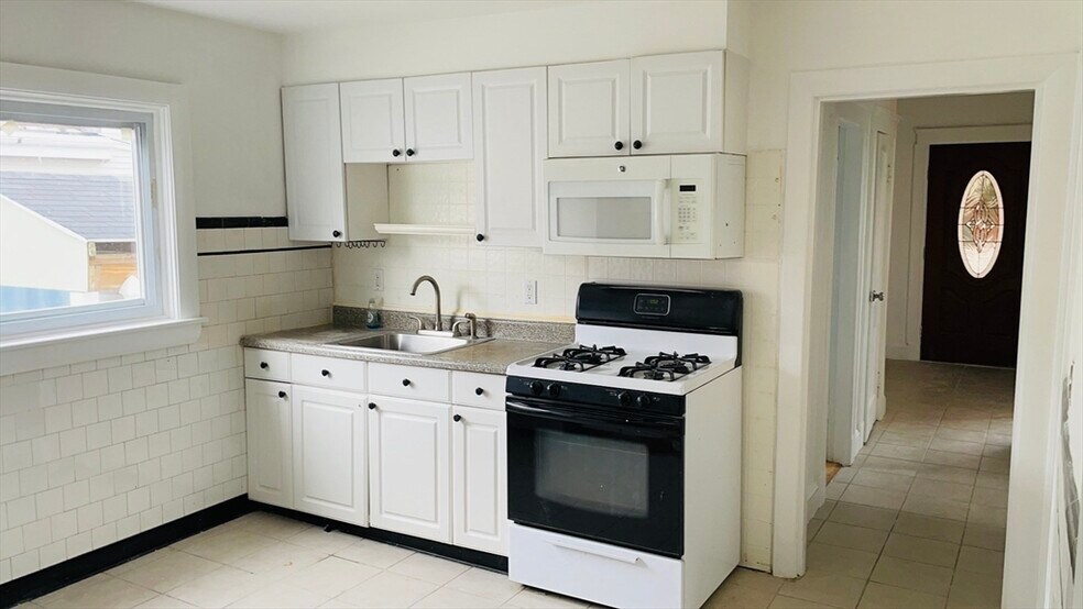 Building Photo - 6 Meacham St