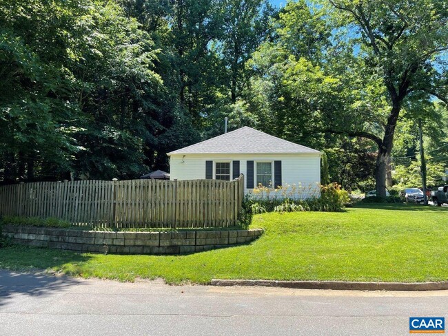 Building Photo - 1618 Mason Ln