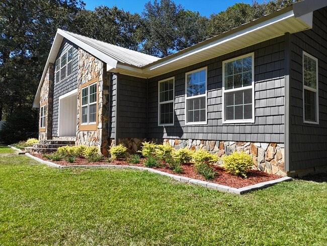 Building Photo - 171 Longwood Dr