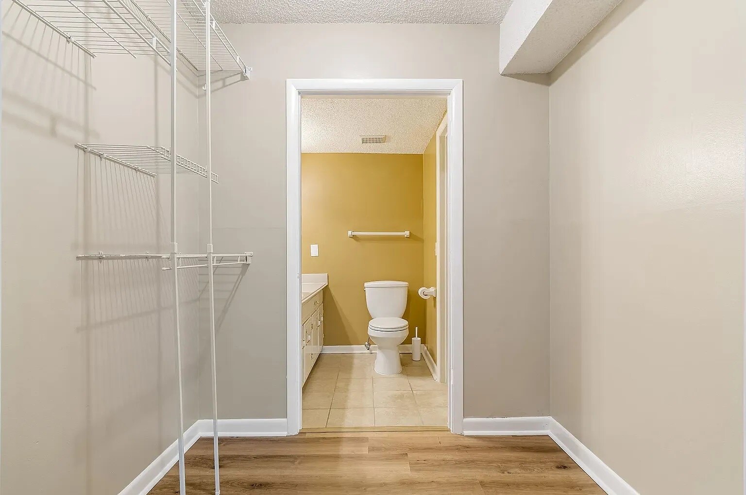 Building Photo - 2929 Selena Dr