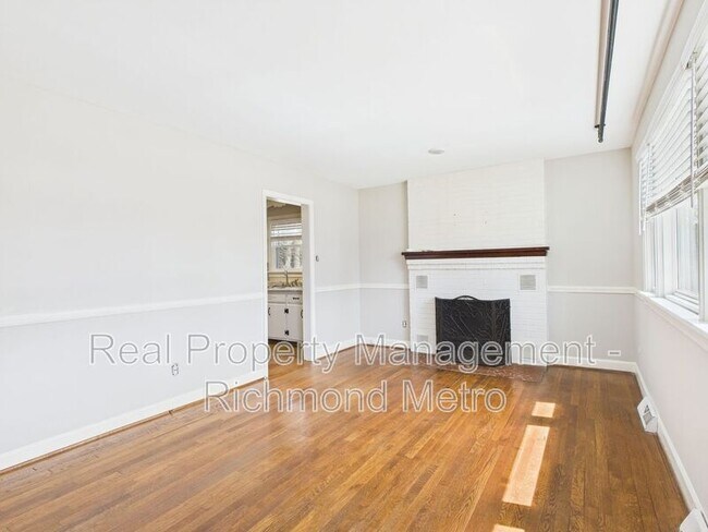 Building Photo - 2306 Kent St