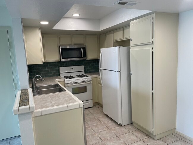 Building Photo - 249 Mangano Cir