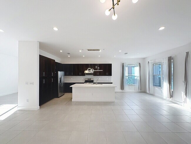 Building Photo - 32801 Tree of Life Ave