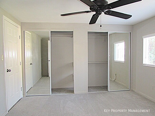 Building Photo - 405 S 15th St