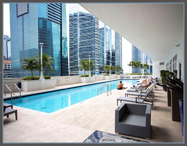 Building Photo - 1200 Brickell Bay Dr