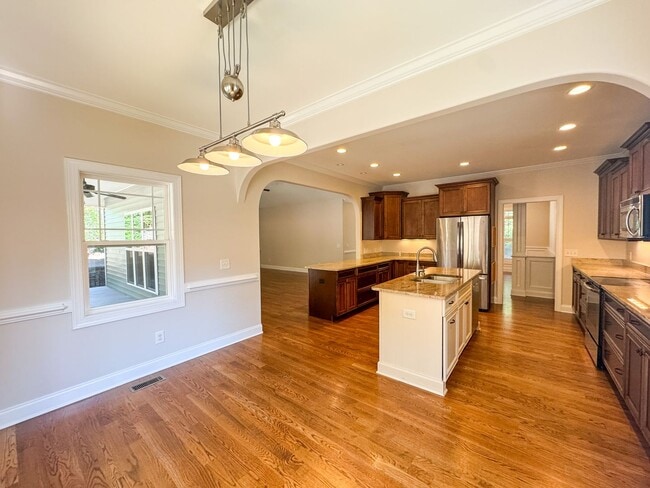 Building Photo - Gorgeous 4 Bed 2.5 Bath Home in Pinehurst