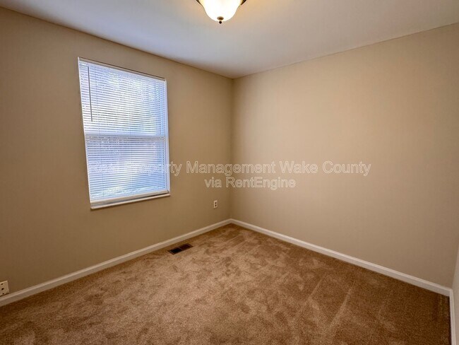 Building Photo - 104 Benedict Ln