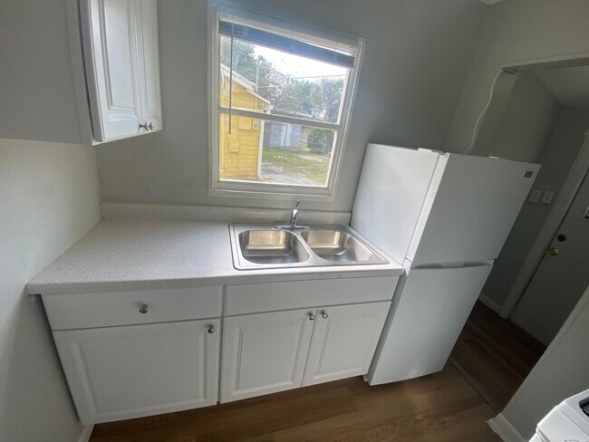 Building Photo - 3723 Morton Ave