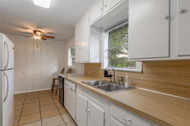 Building Photo - 1412 22nd St