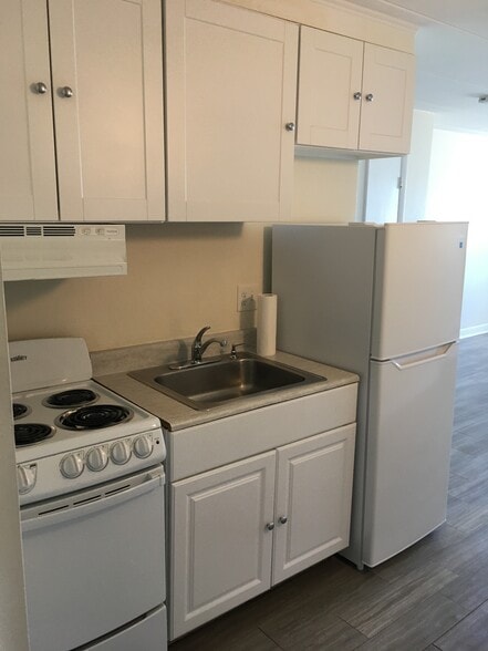 Building Photo - 186 Lexington St