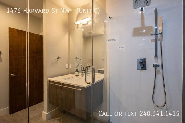 Building Photo - 1476 Harvard St NW