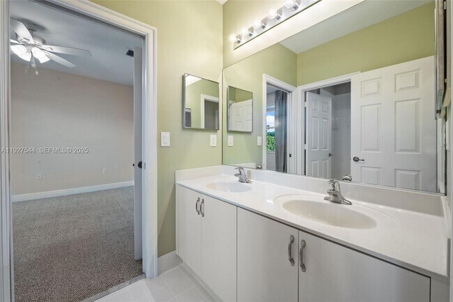 Building Photo - 15275 SW 38th St